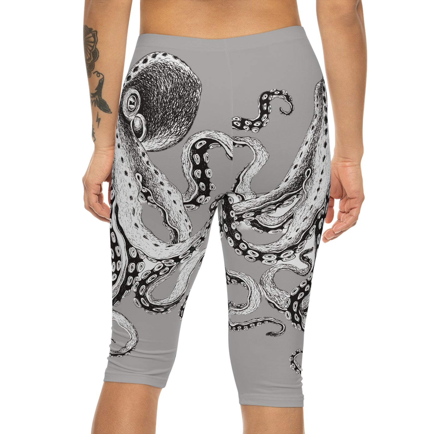 Women’s Capri Leggings (AOP)