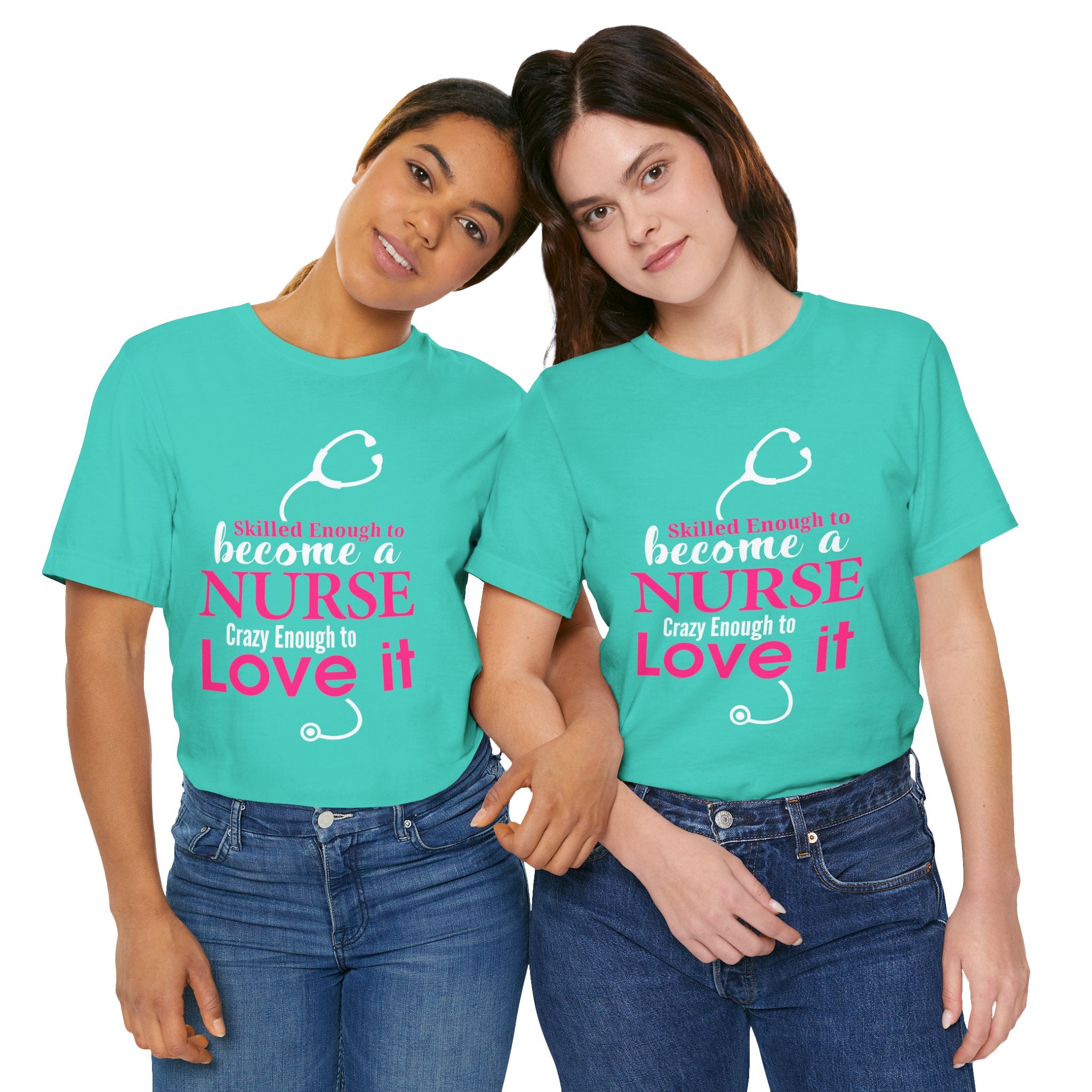Assez qualifié pour devenir infirmière Unisex Tee 