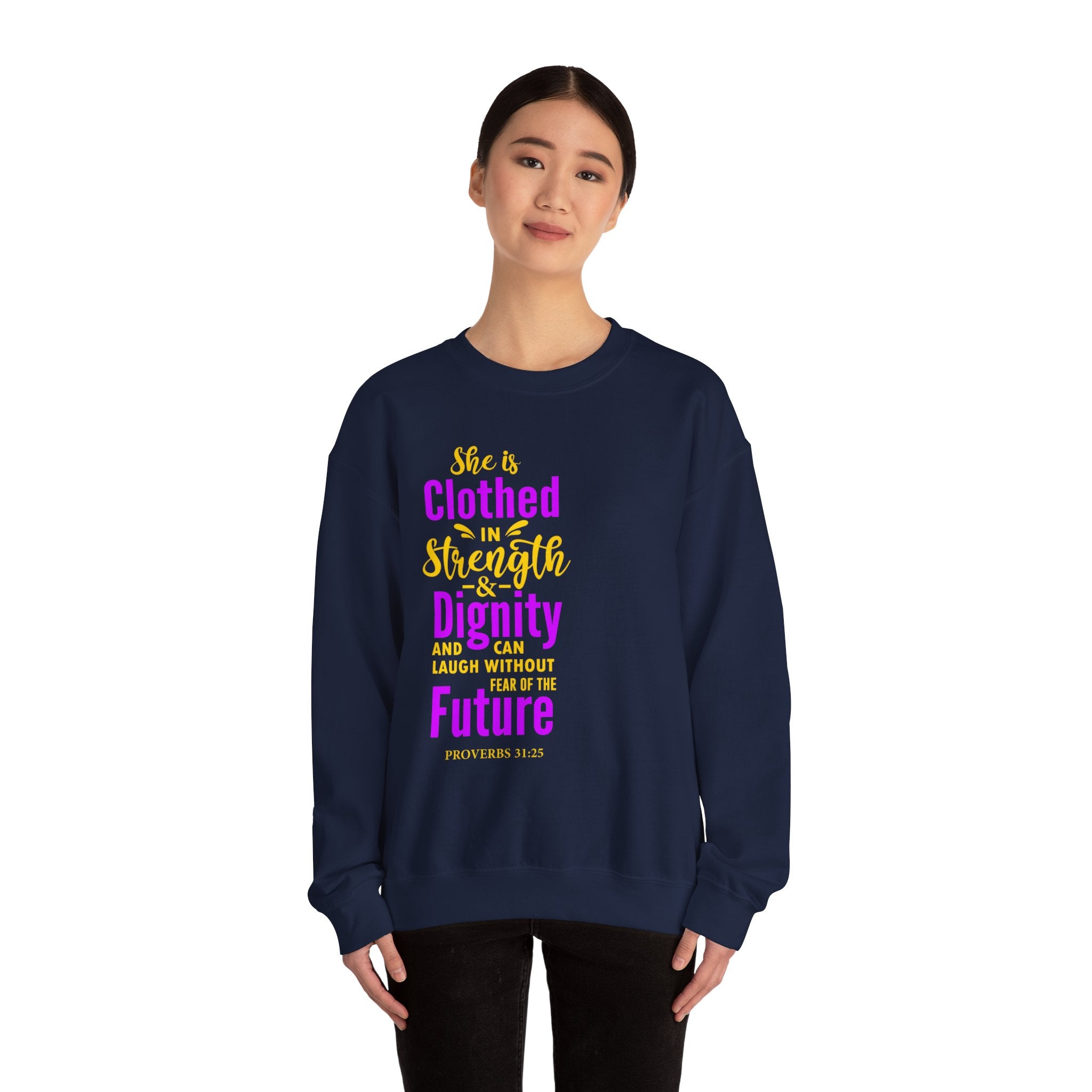 Elle est vêtue de sweat-shirt unisexe de force 