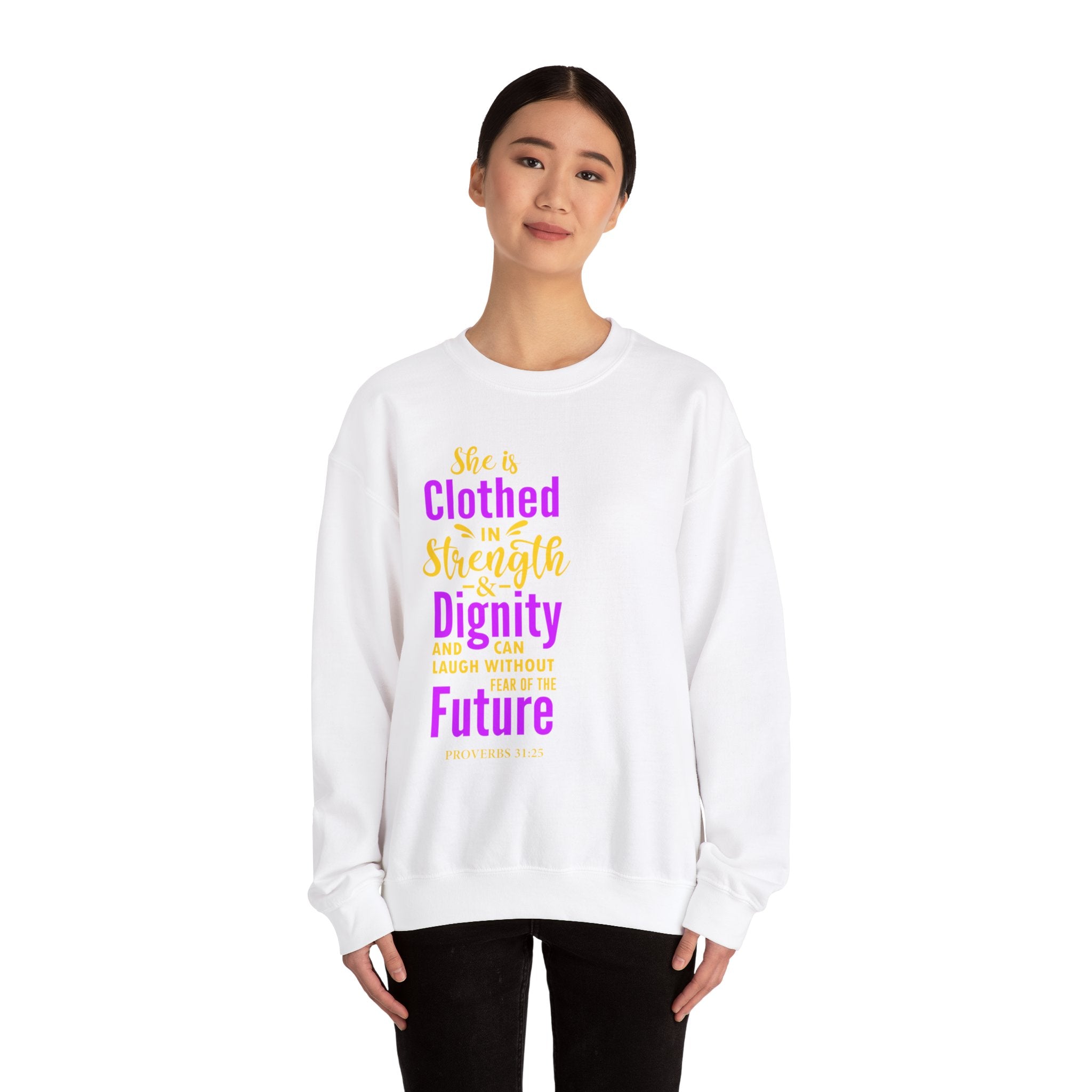 Elle est vêtue de sweat-shirt unisexe de force 