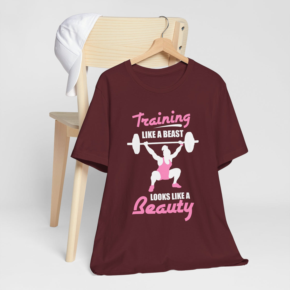 S’entraîner comme une bête ressemble à un tee-shirt unisexe de beauté 