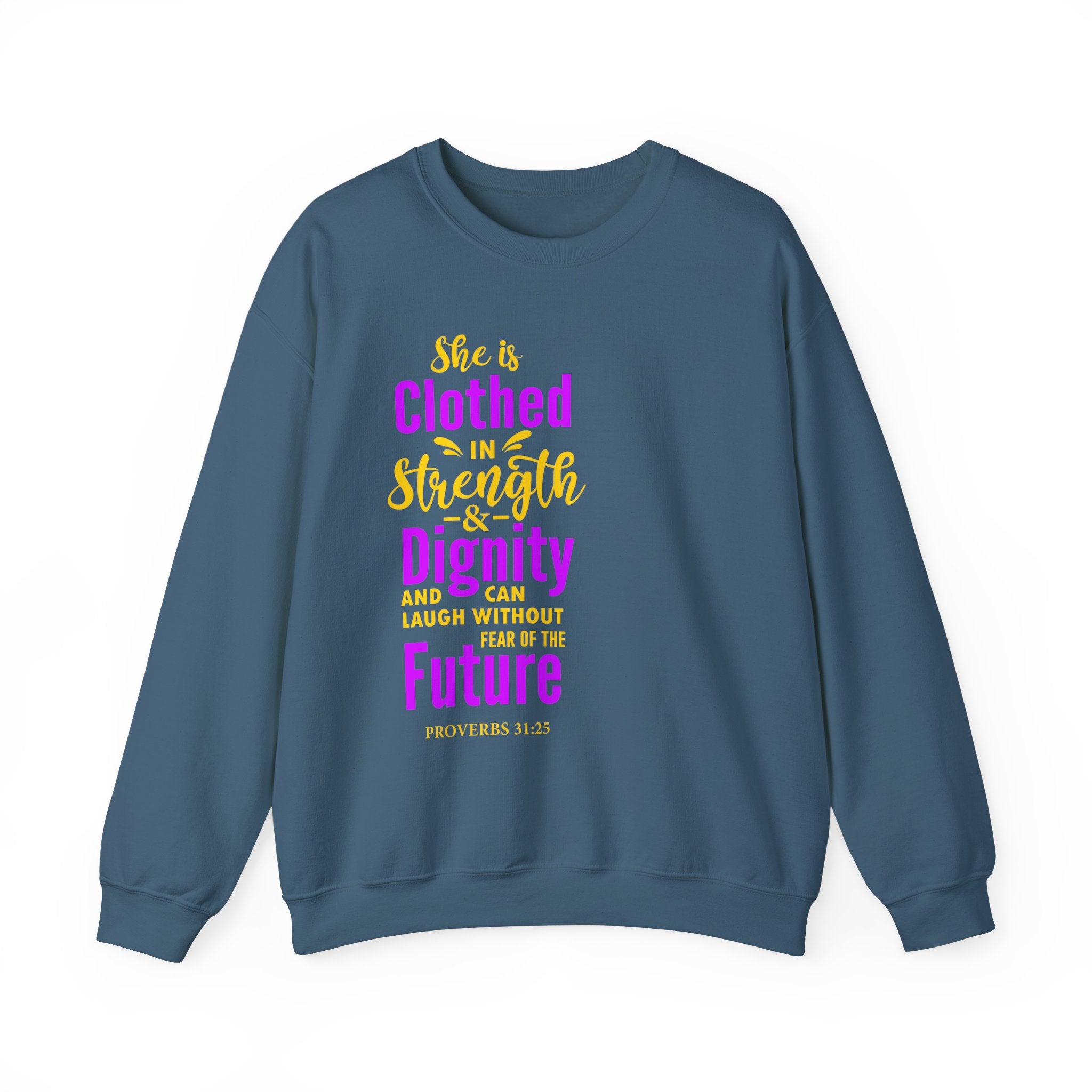 Elle est vêtue de sweat-shirt unisexe de force 