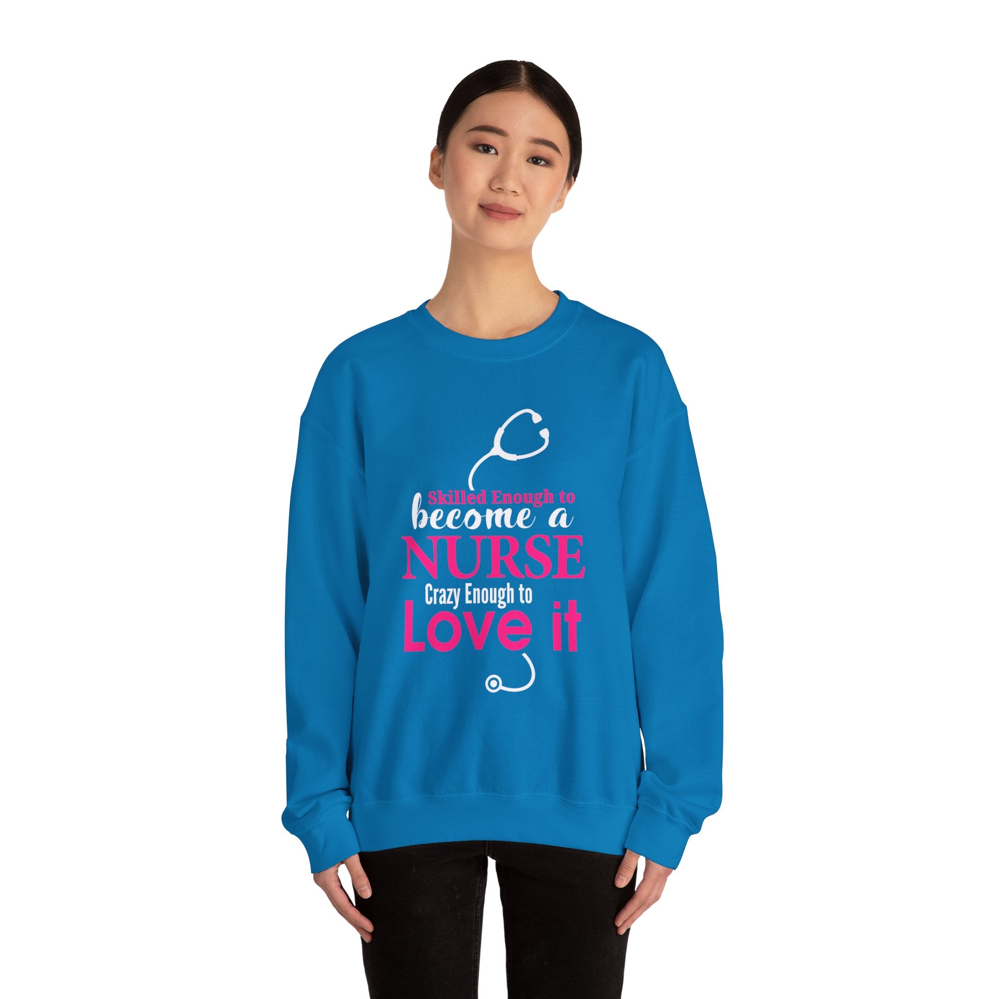 Assez qualifié pour devenir infirmière Sweat-shirt unisexe 