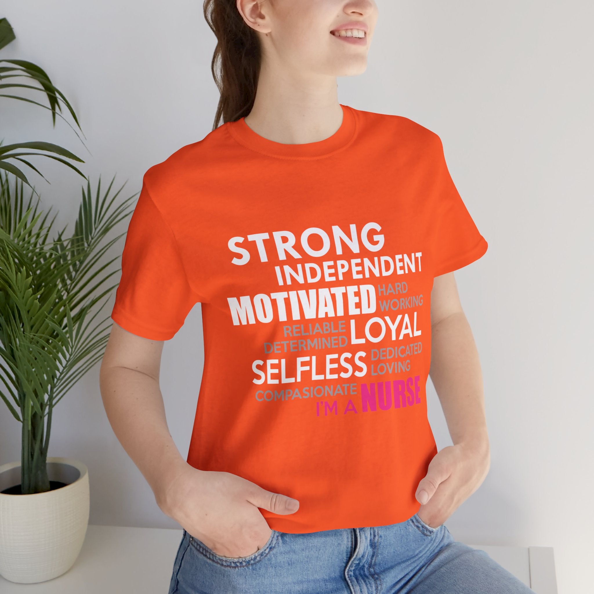 Tee-shirt unisexe fort indépendant, motivé, loyal et désintéressé 