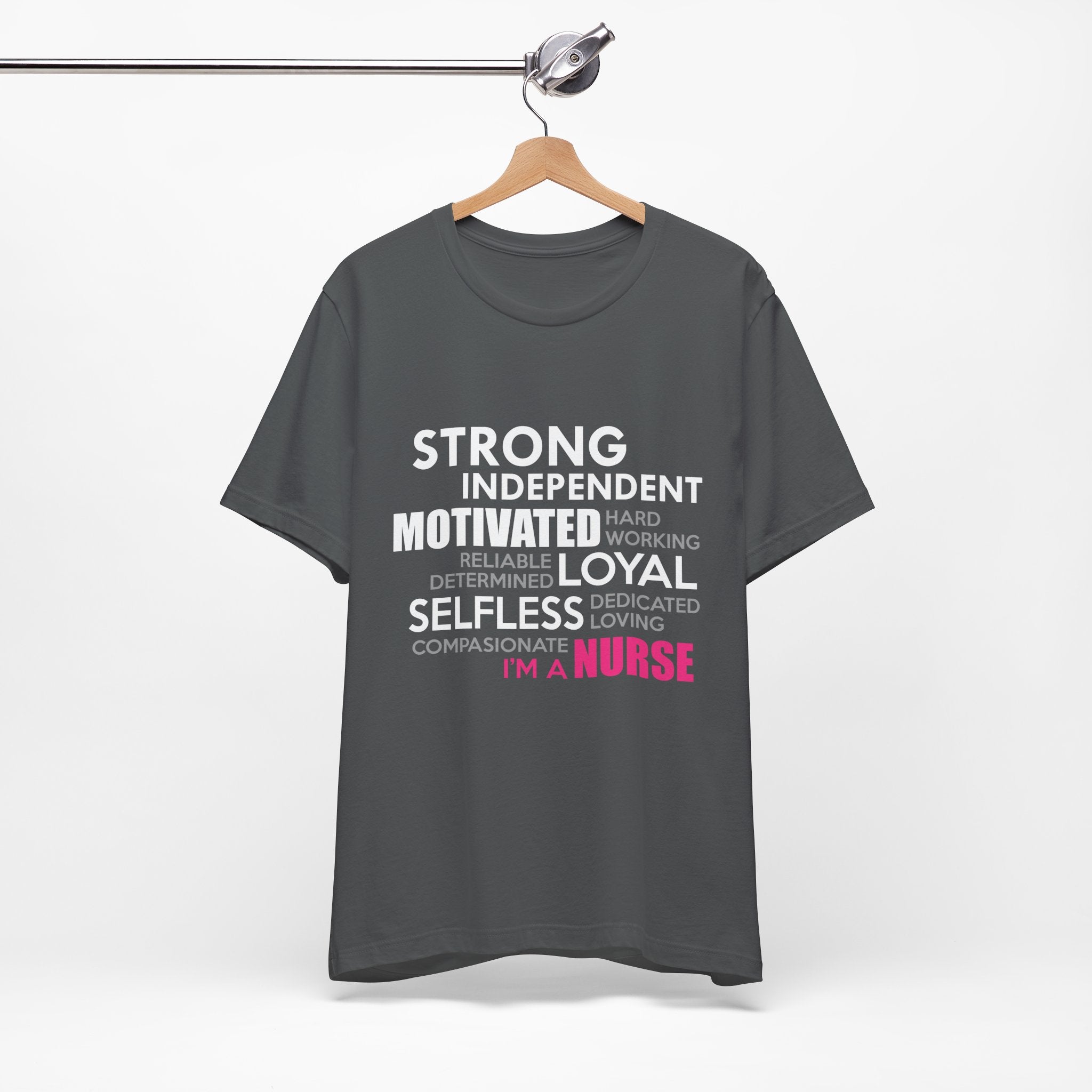 Tee-shirt unisexe fort indépendant, motivé, loyal et désintéressé 