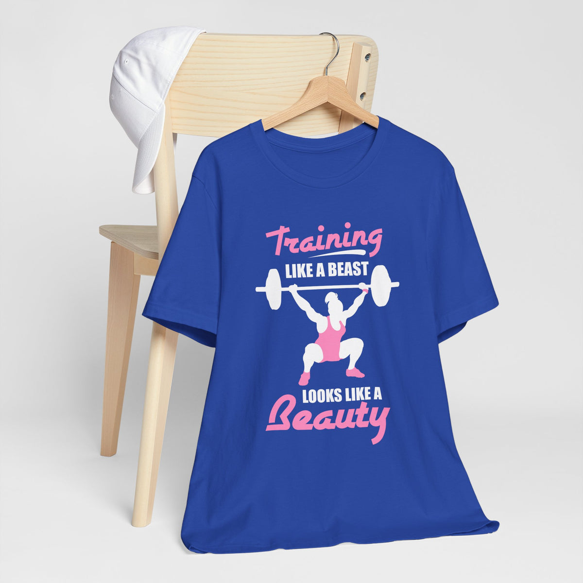 S’entraîner comme une bête ressemble à un tee-shirt unisexe de beauté 