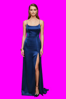 Engraved Horizontal Bar Necklace — Personalized Nameplate Pendant