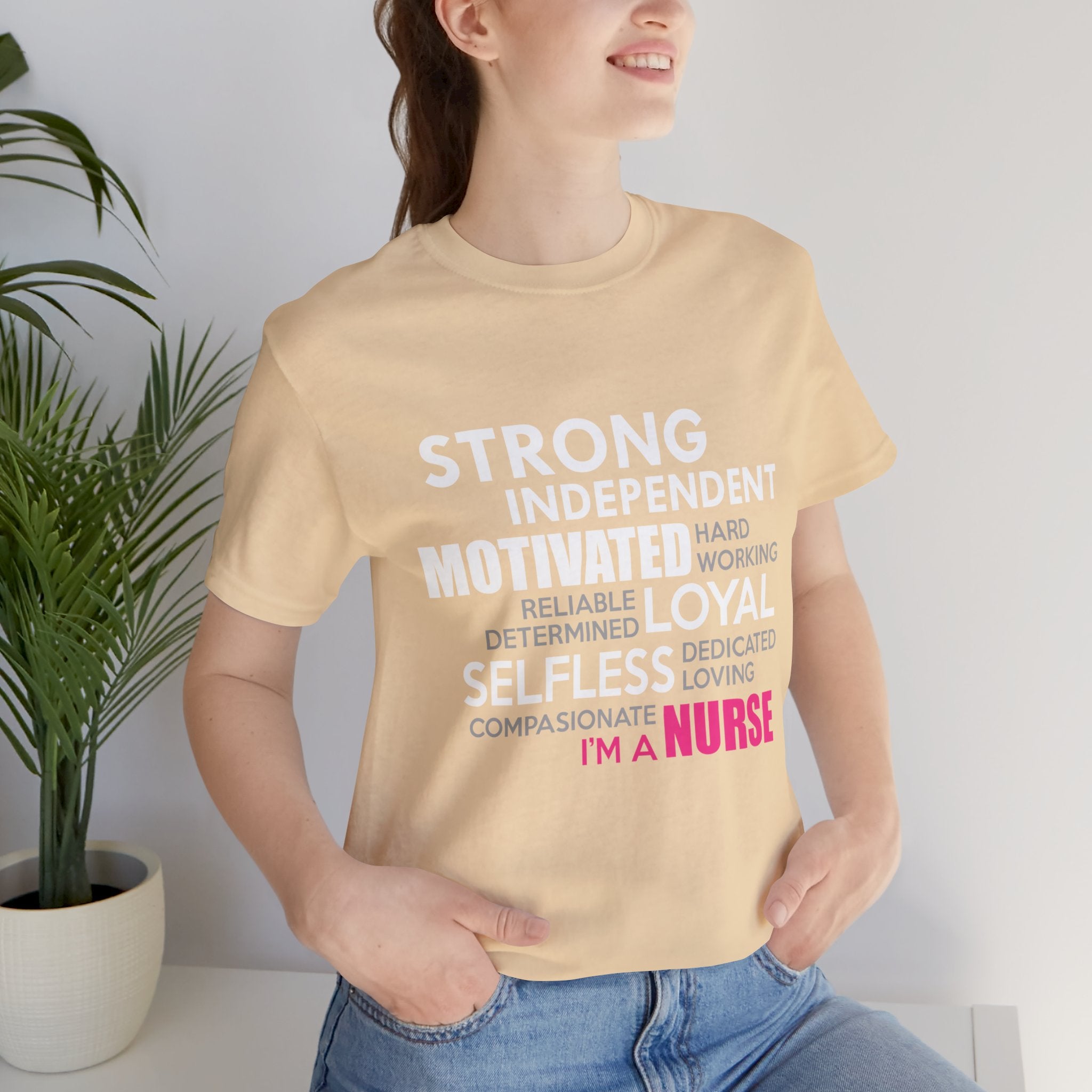 Tee-shirt unisexe fort indépendant, motivé, loyal et désintéressé 