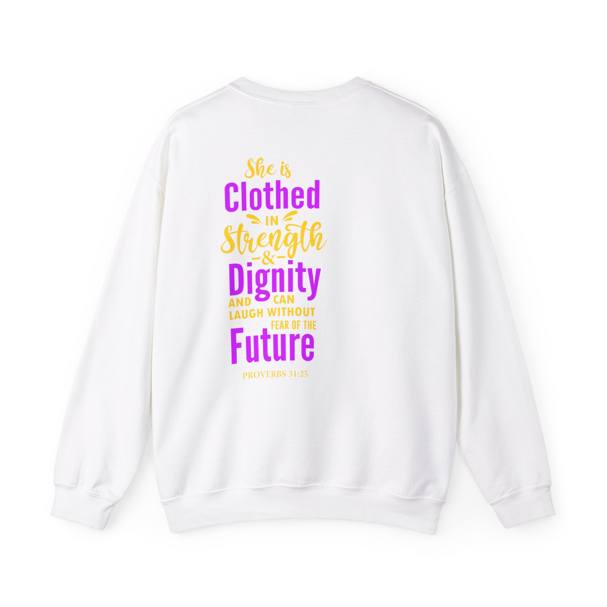 Elle est vêtue de sweat-shirt unisexe de force 