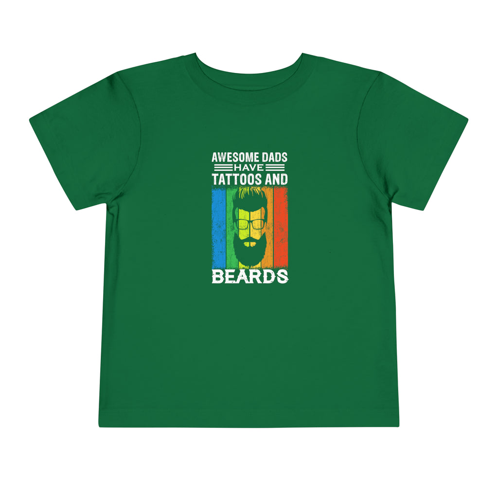 T-shirt pour tout-petits Les papas géniaux ont des tatouages ​​et des barbes 