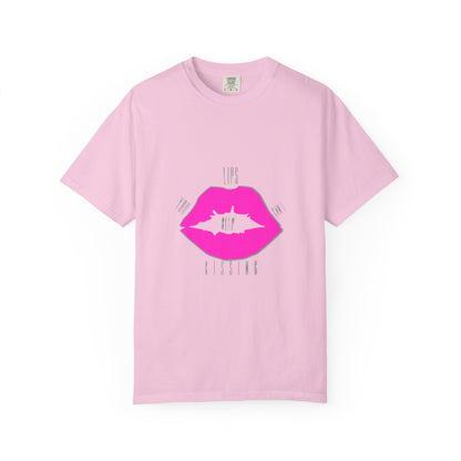 Kiss Mark Graphic Tee, Trendy Unisex T-shirt for Casual Wear, Perfect for Birthdays, Valentine’s Day, or Fun Gatherings, Statement Shirt Printify