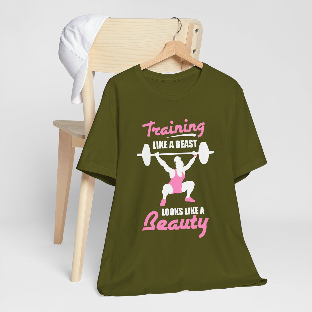 S’entraîner comme une bête ressemble à un tee-shirt unisexe de beauté 