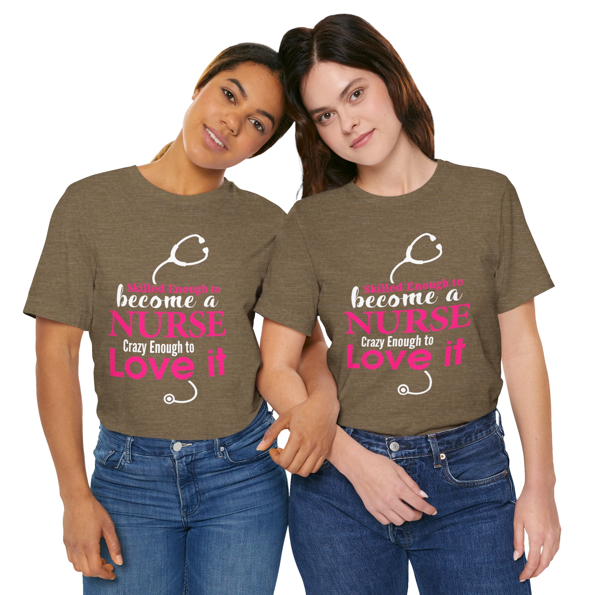 Assez qualifié pour devenir infirmière Unisex Tee 