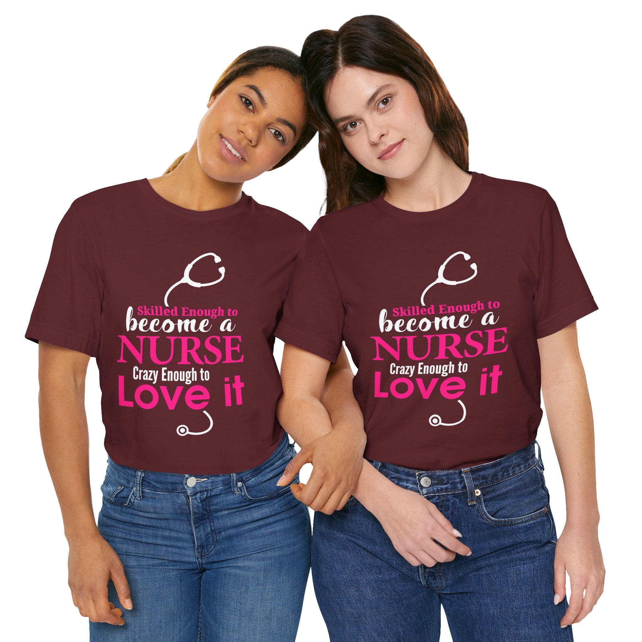 Assez qualifié pour devenir infirmière Unisex Tee 
