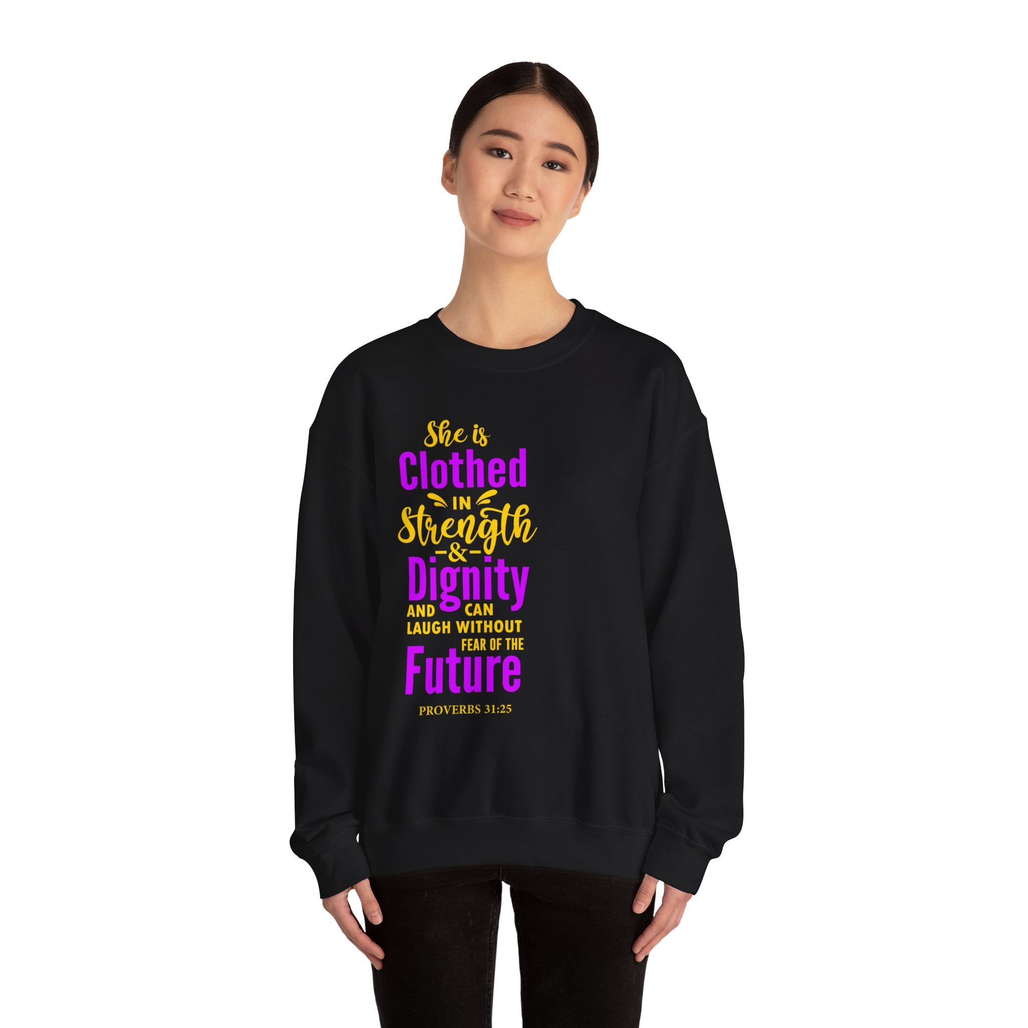 Elle est vêtue de sweat-shirt unisexe de force 