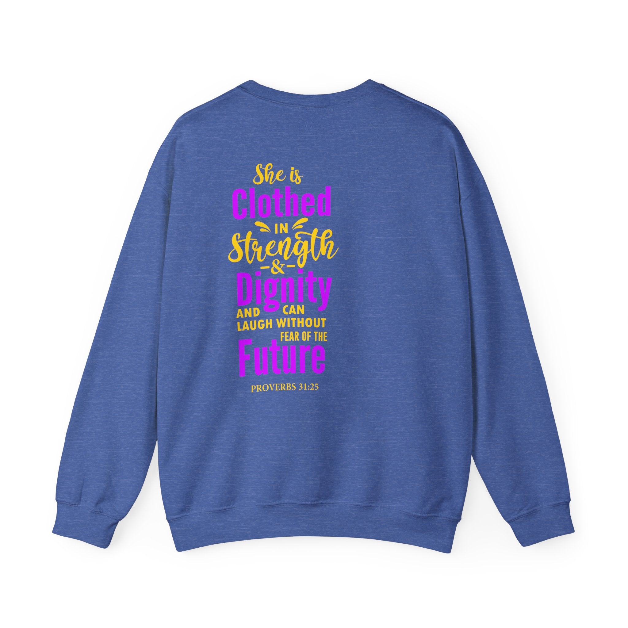 Elle est vêtue de sweat-shirt unisexe de force 