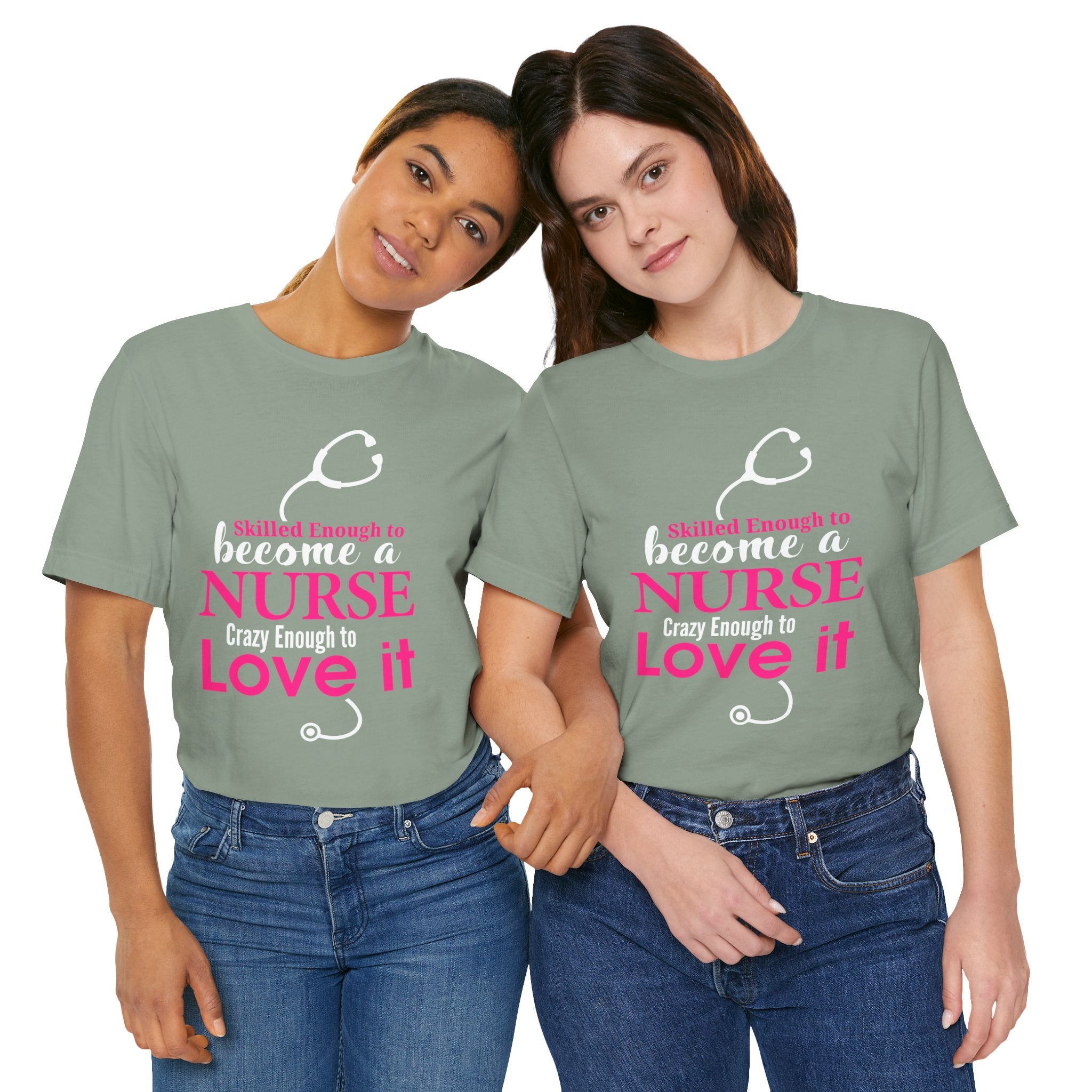 Assez qualifié pour devenir infirmière Unisex Tee 