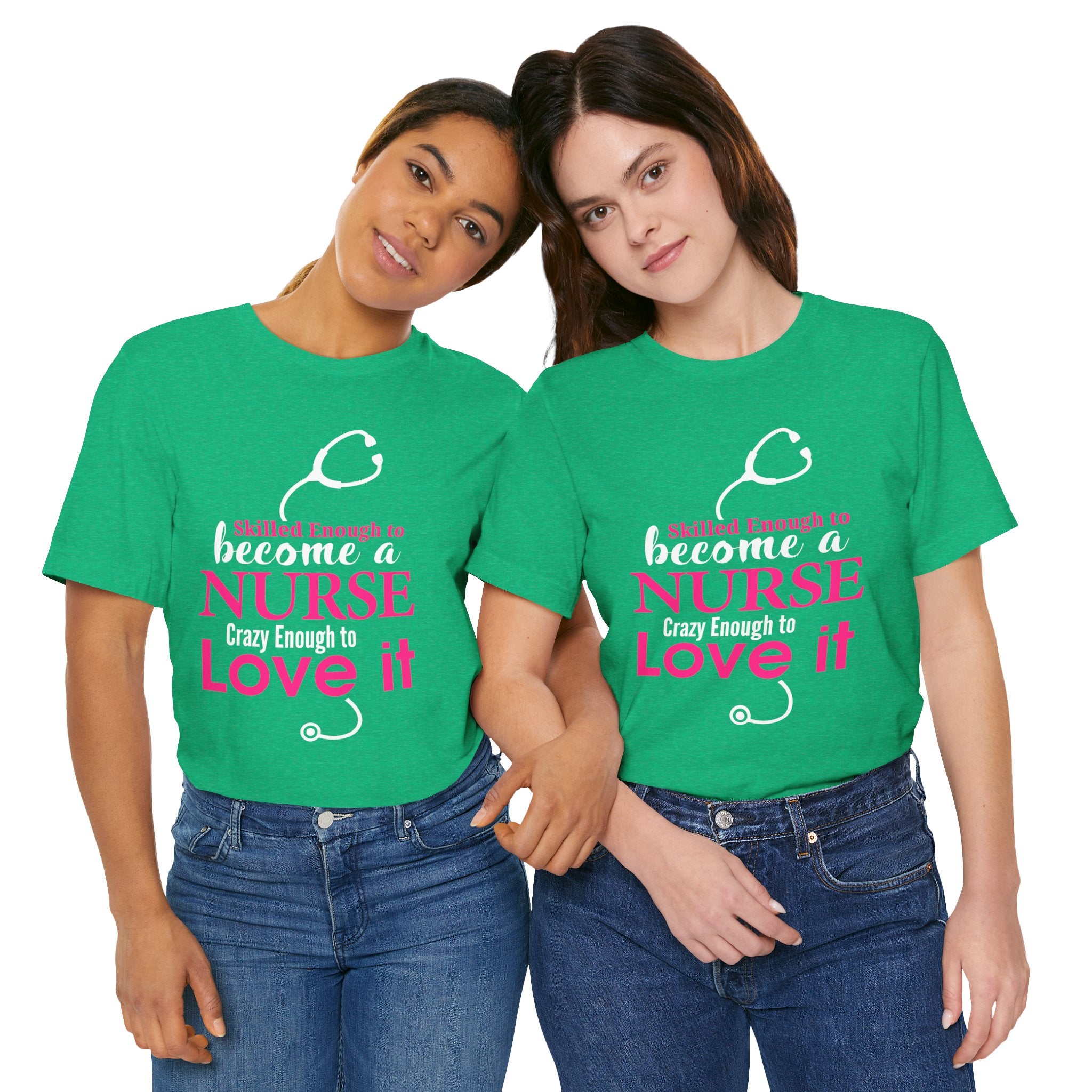 Assez qualifié pour devenir infirmière Unisex Tee 