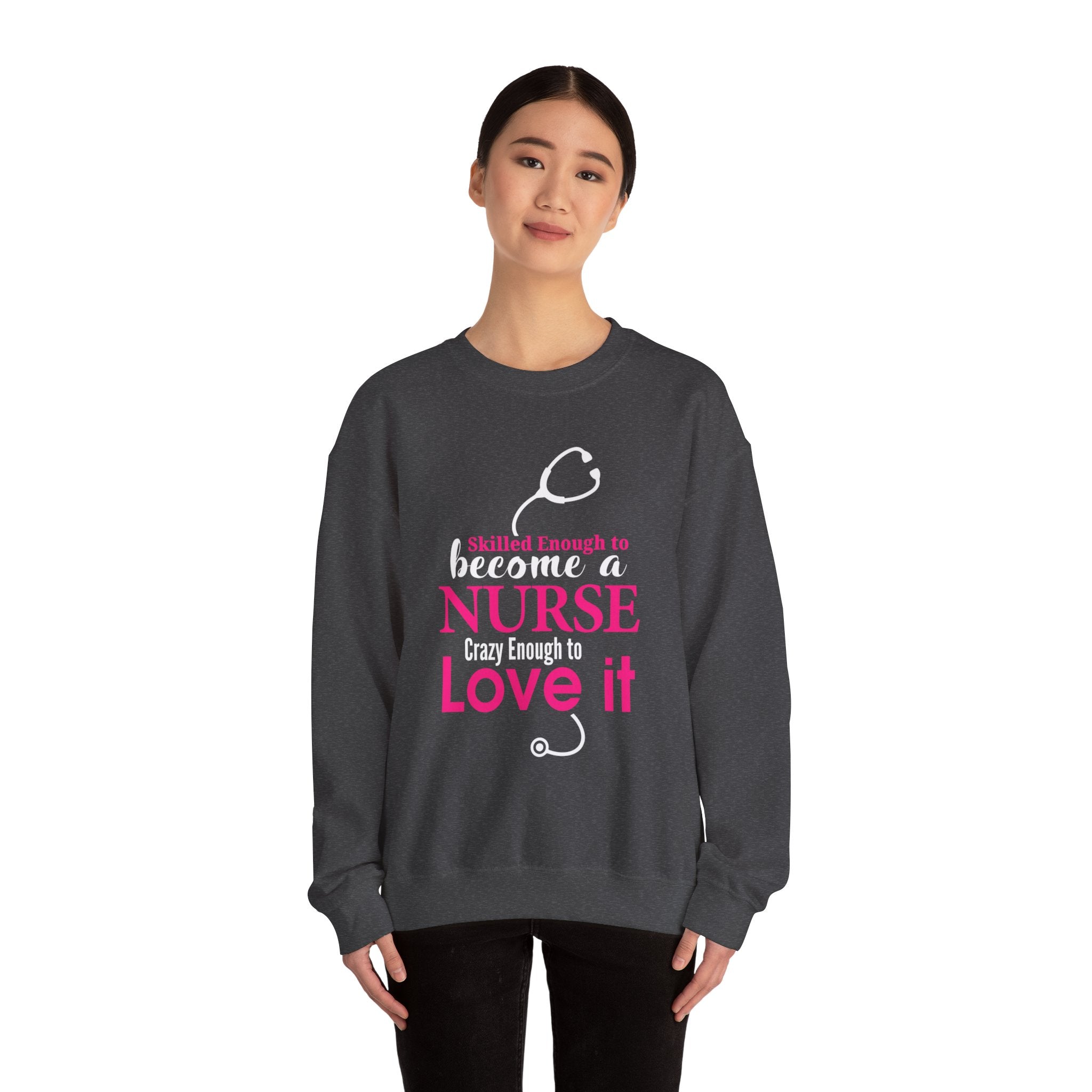 Assez qualifié pour devenir infirmière Sweat-shirt unisexe 