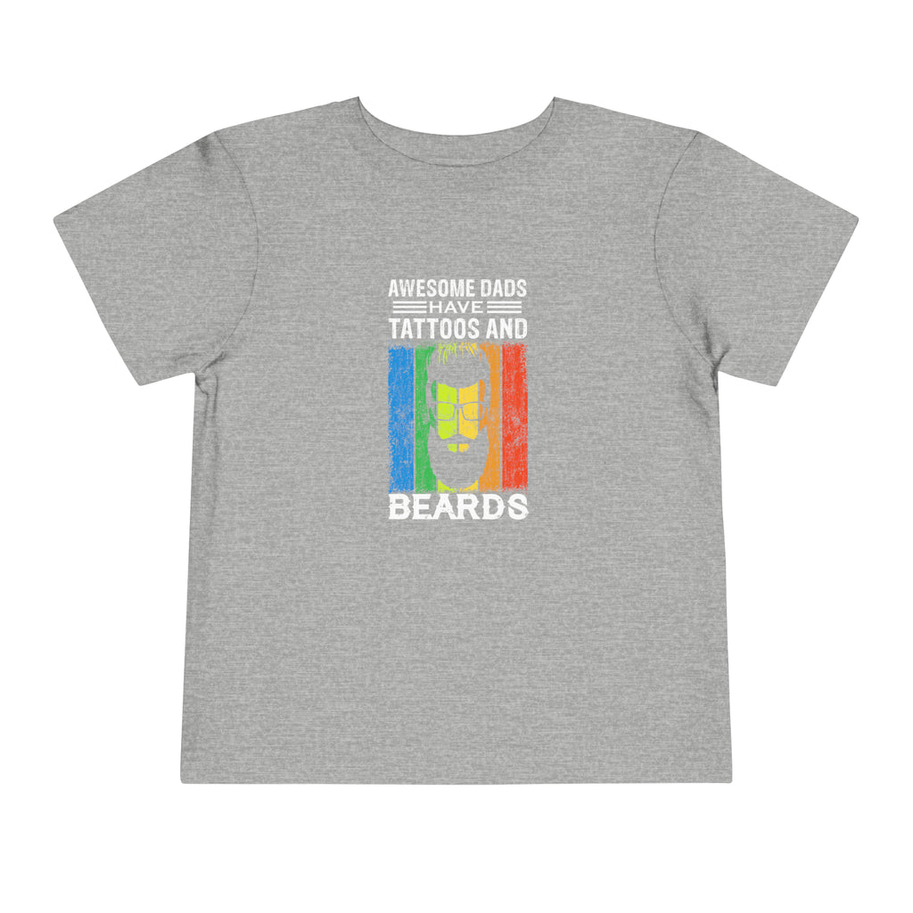 T-shirt pour tout-petits Les papas géniaux ont des tatouages ​​et des barbes 