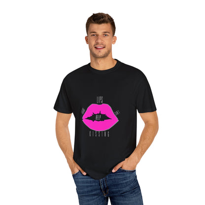 Kiss Mark Graphic Tee, Trendy Unisex T-shirt for Casual Wear, Perfect for Birthdays, Valentine’s Day, or Fun Gatherings, Statement Shirt Printify