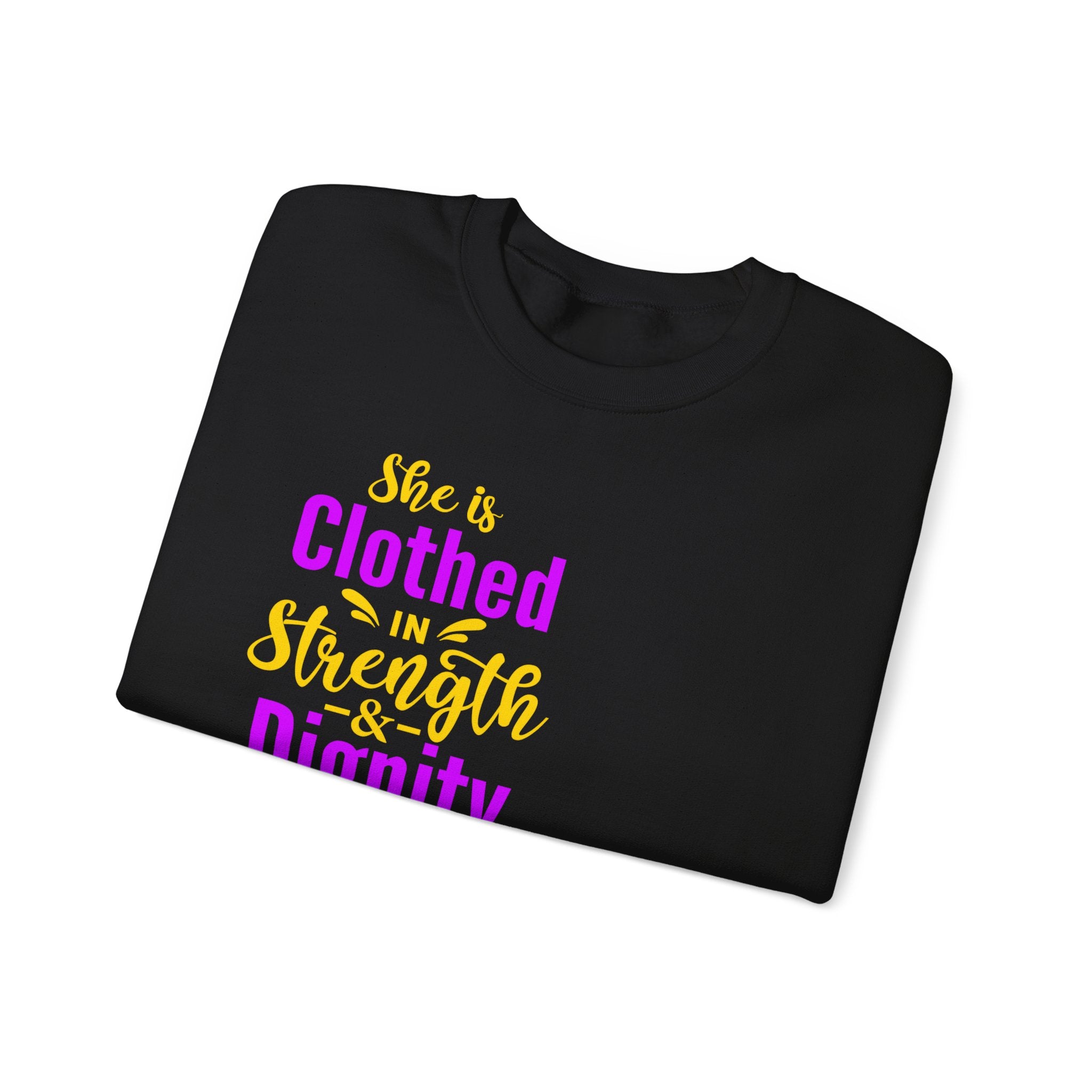 Elle est vêtue de sweat-shirt unisexe de force 