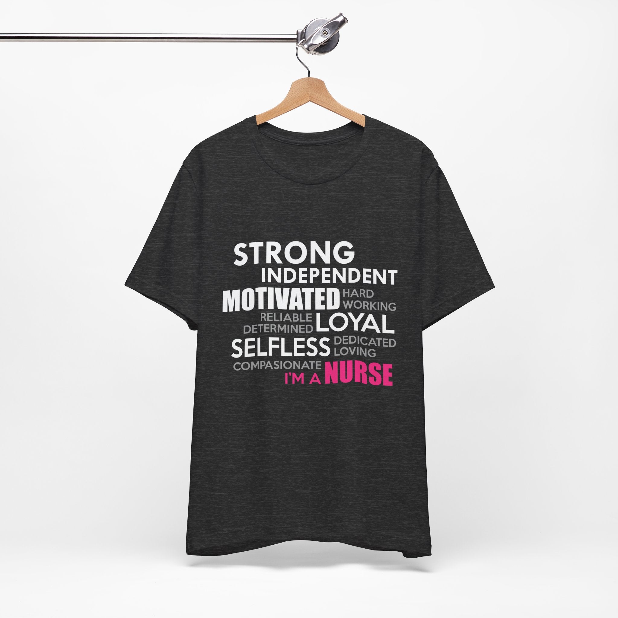 Tee-shirt unisexe fort indépendant, motivé, loyal et désintéressé 