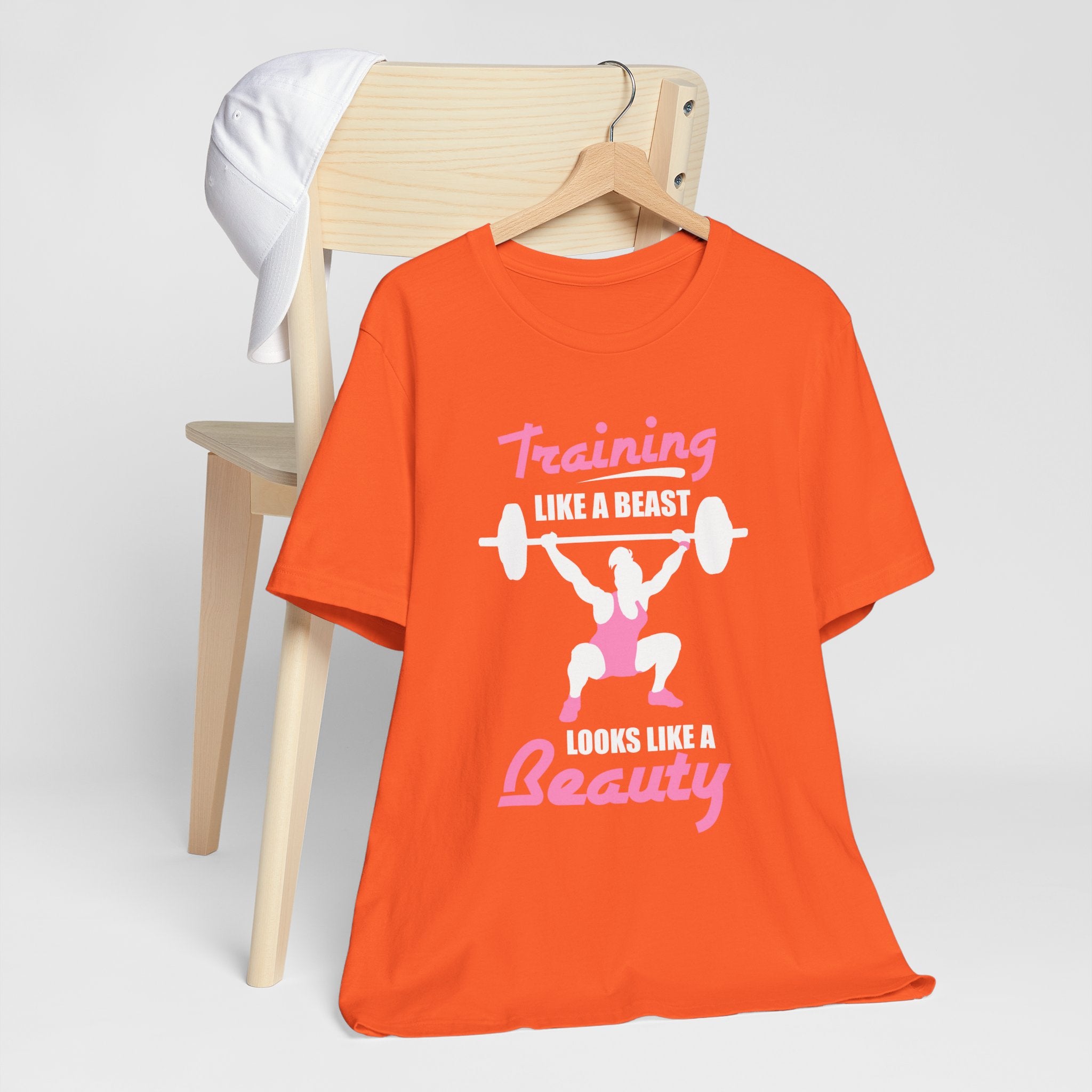 S’entraîner comme une bête ressemble à un tee-shirt unisexe de beauté 