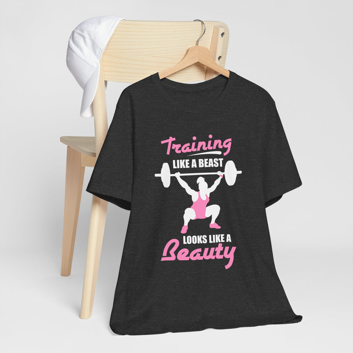 S’entraîner comme une bête ressemble à un tee-shirt unisexe de beauté 
