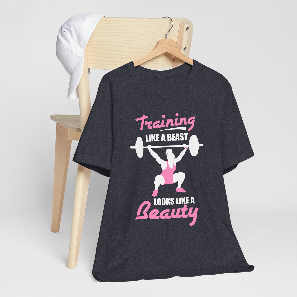 S’entraîner comme une bête ressemble à un tee-shirt unisexe de beauté 