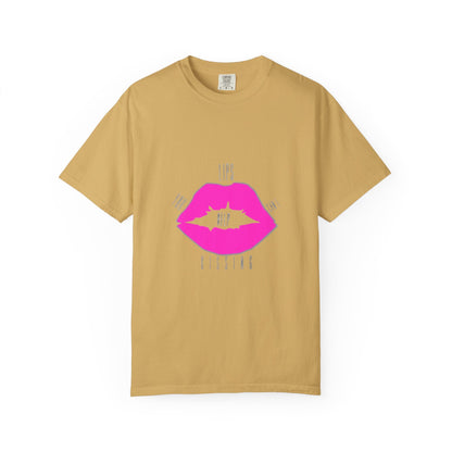 Kiss Mark Graphic Tee, Trendy Unisex T-shirt for Casual Wear, Perfect for Birthdays, Valentine’s Day, or Fun Gatherings, Statement Shirt Printify