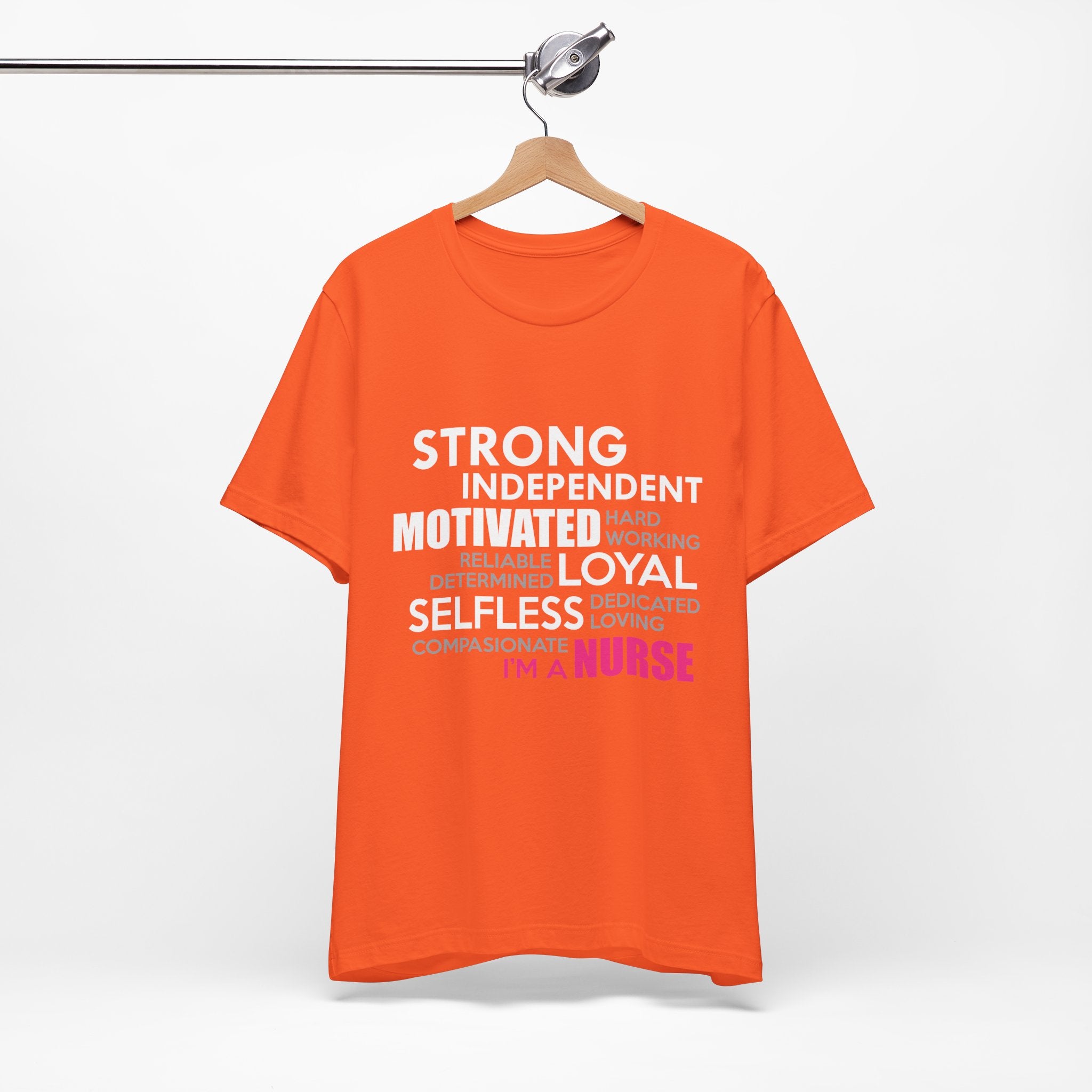 Tee-shirt unisexe fort indépendant, motivé, loyal et désintéressé 