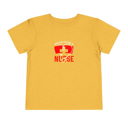 Fier d’être une infirmière T-shirt pour tout-petits 