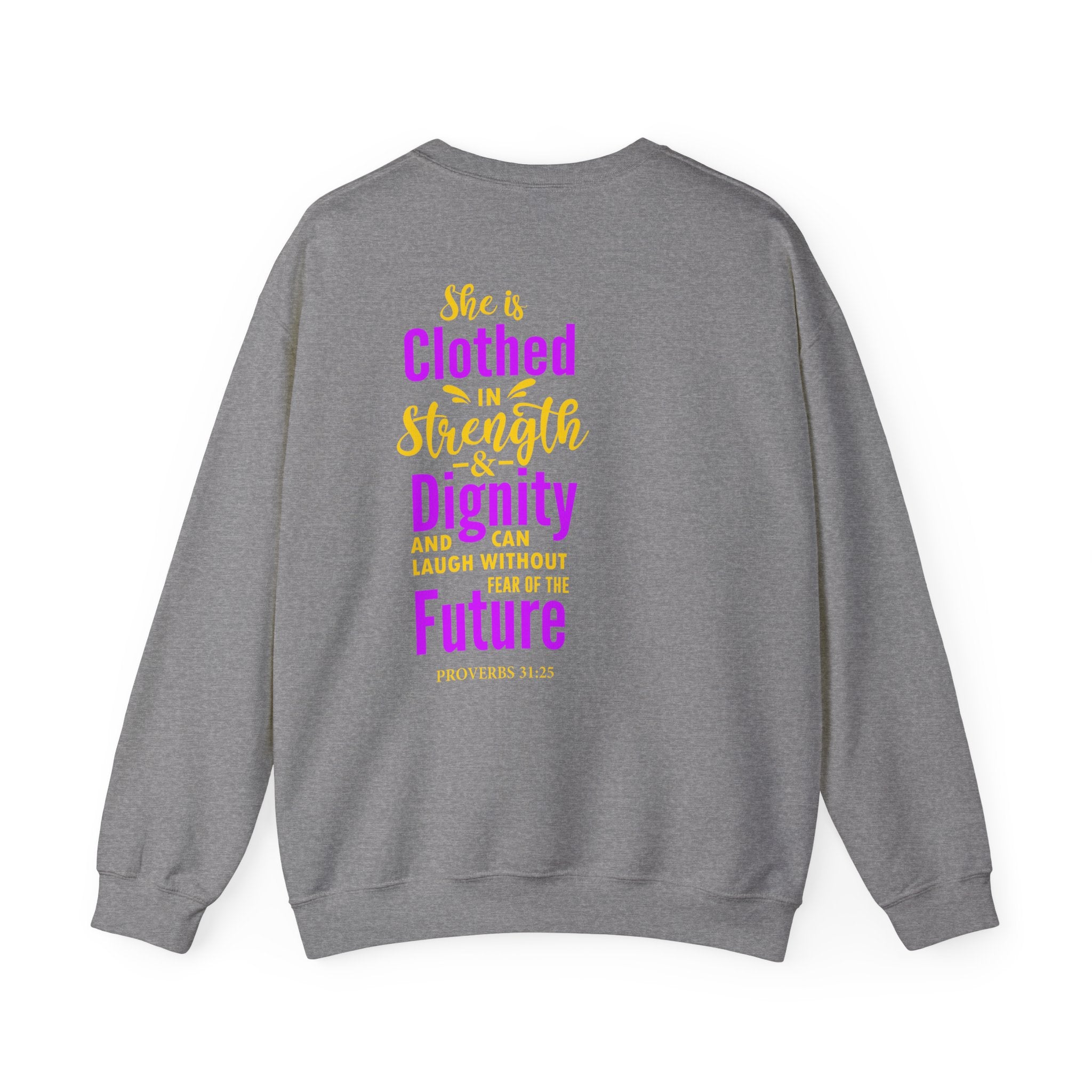 Elle est vêtue de sweat-shirt unisexe de force 