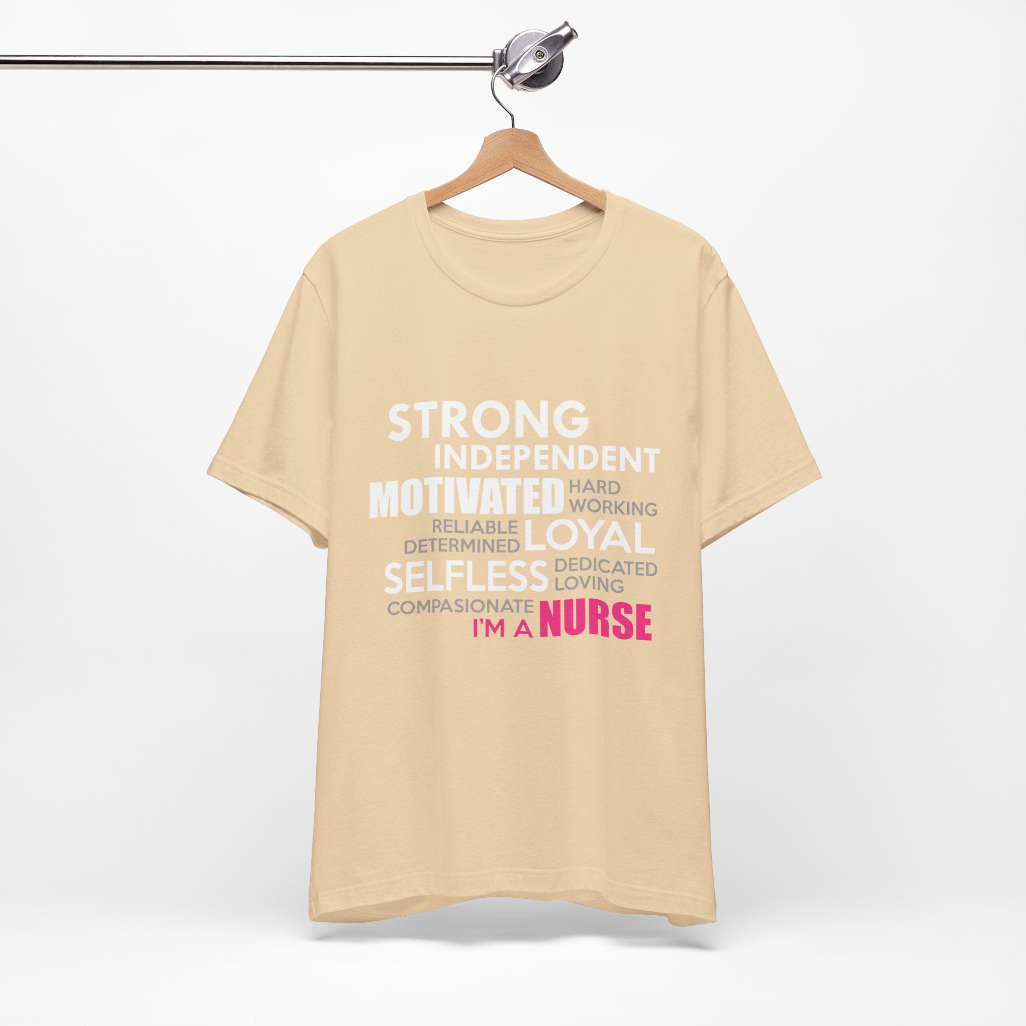 Tee-shirt unisexe fort indépendant, motivé, loyal et désintéressé 