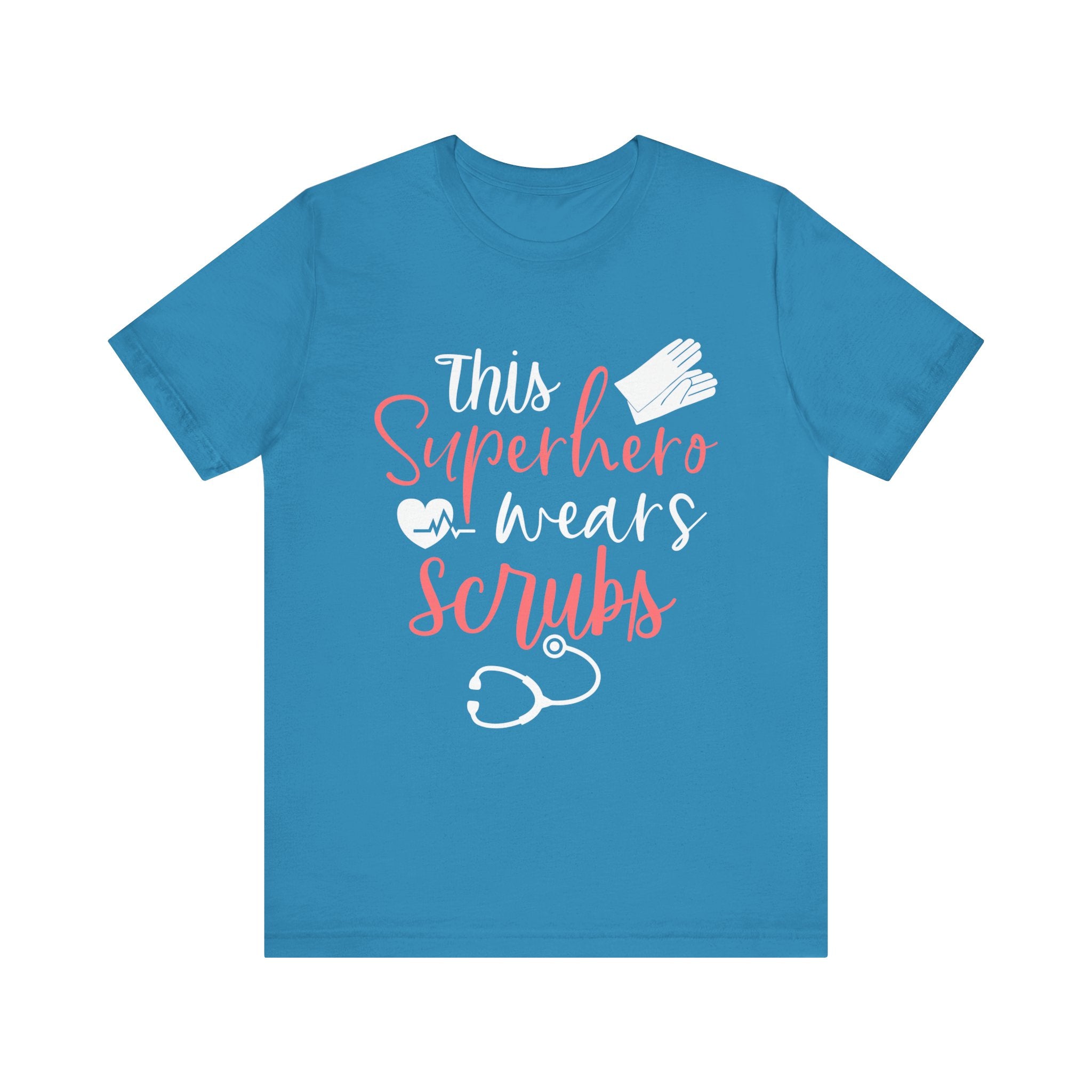 Ce super-héros porte un tee-shirt unisexe Scrubs 