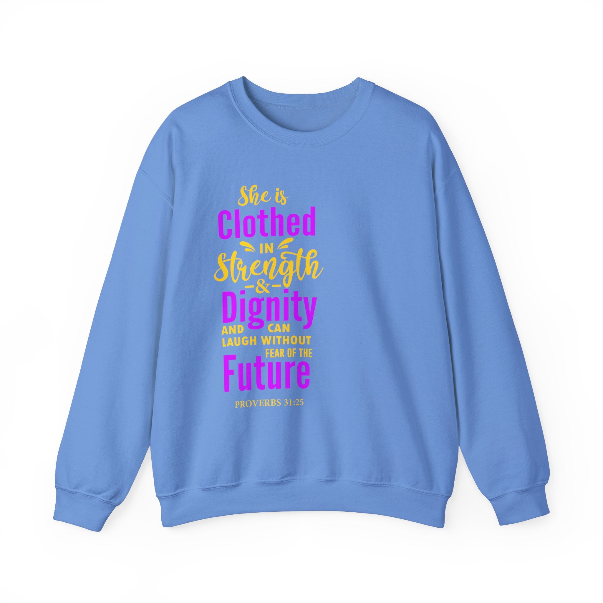 Elle est vêtue de sweat-shirt unisexe de force 