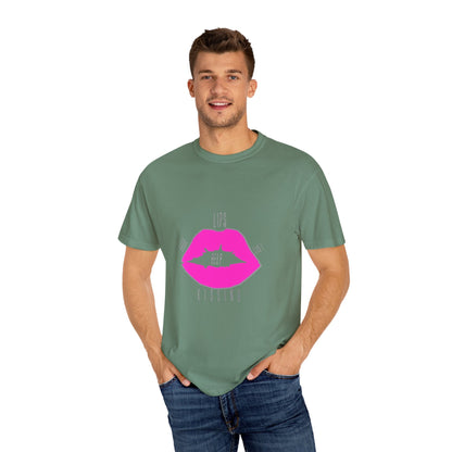 Kiss Mark Graphic Tee, Trendy Unisex T-shirt for Casual Wear, Perfect for Birthdays, Valentine’s Day, or Fun Gatherings, Statement Shirt Printify